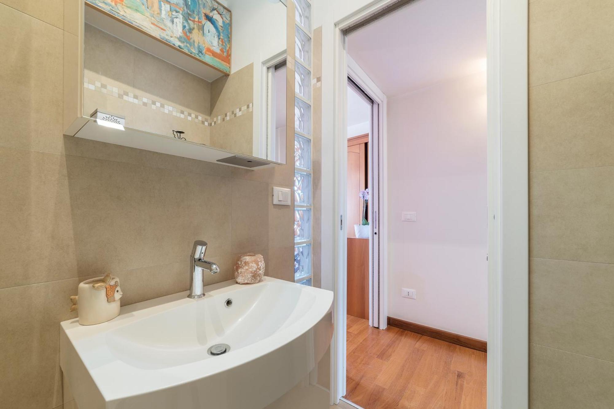 Colosseum Roomy Apartment Рим Екстер'єр фото