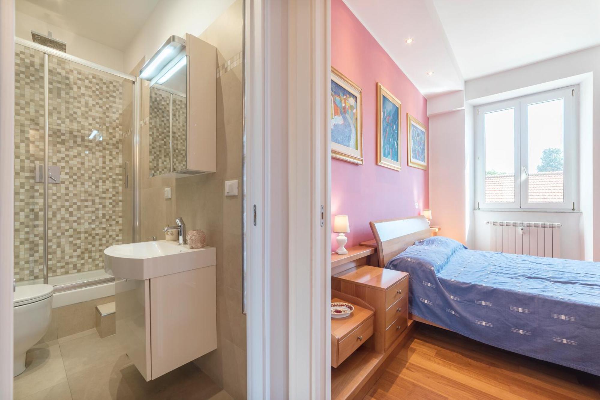 Colosseum Roomy Apartment Рим Екстер'єр фото