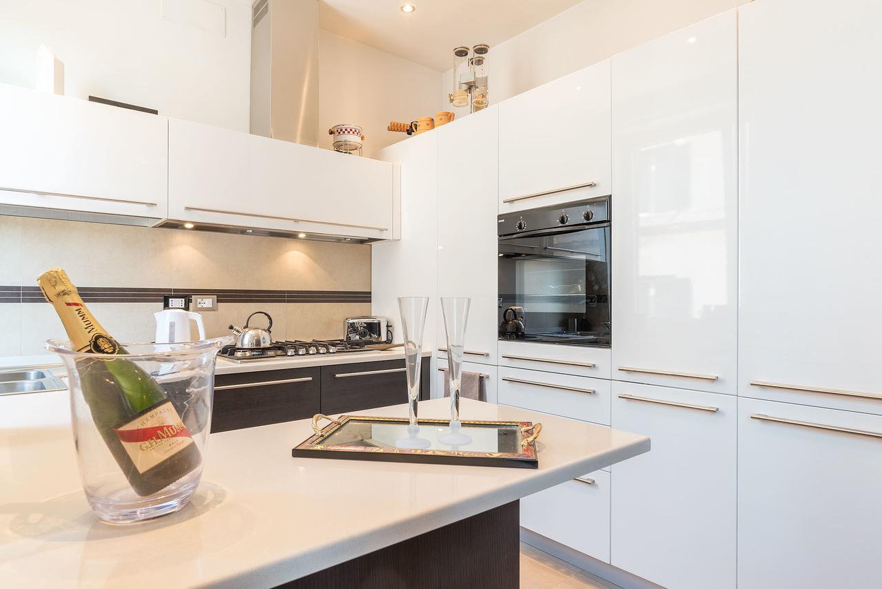 Colosseum Roomy Apartment Рим Екстер'єр фото