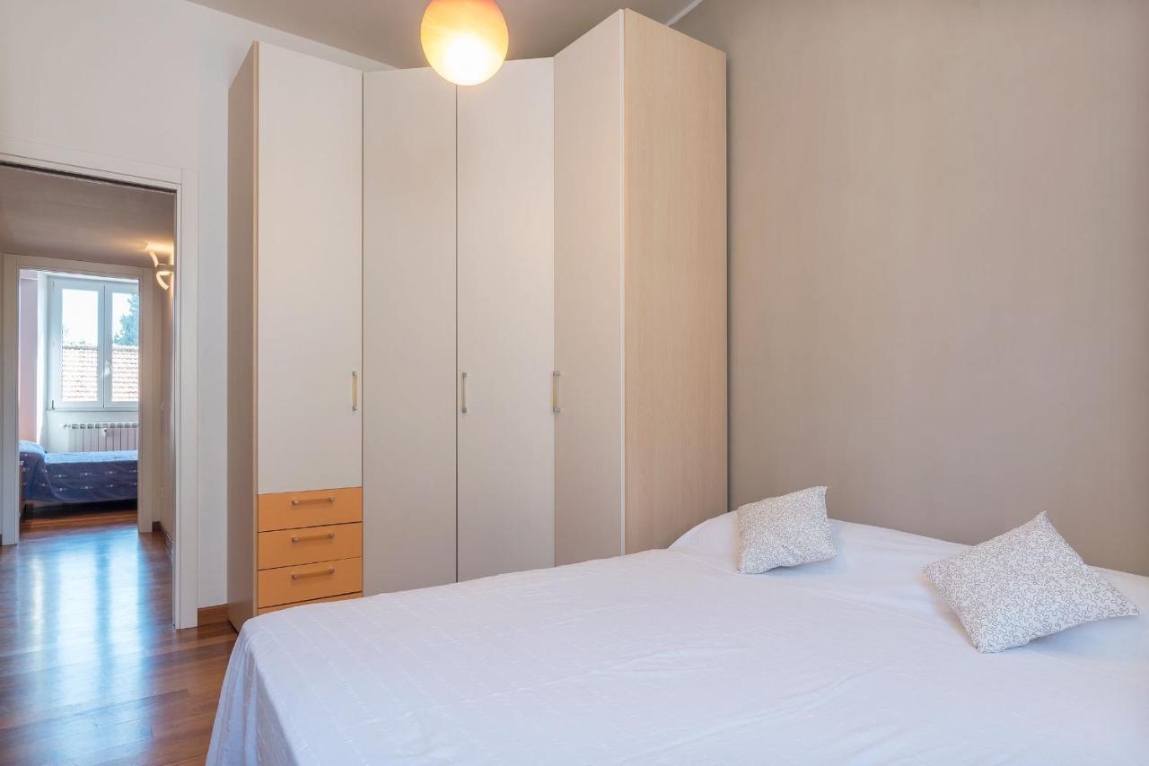 Colosseum Roomy Apartment Рим Екстер'єр фото
