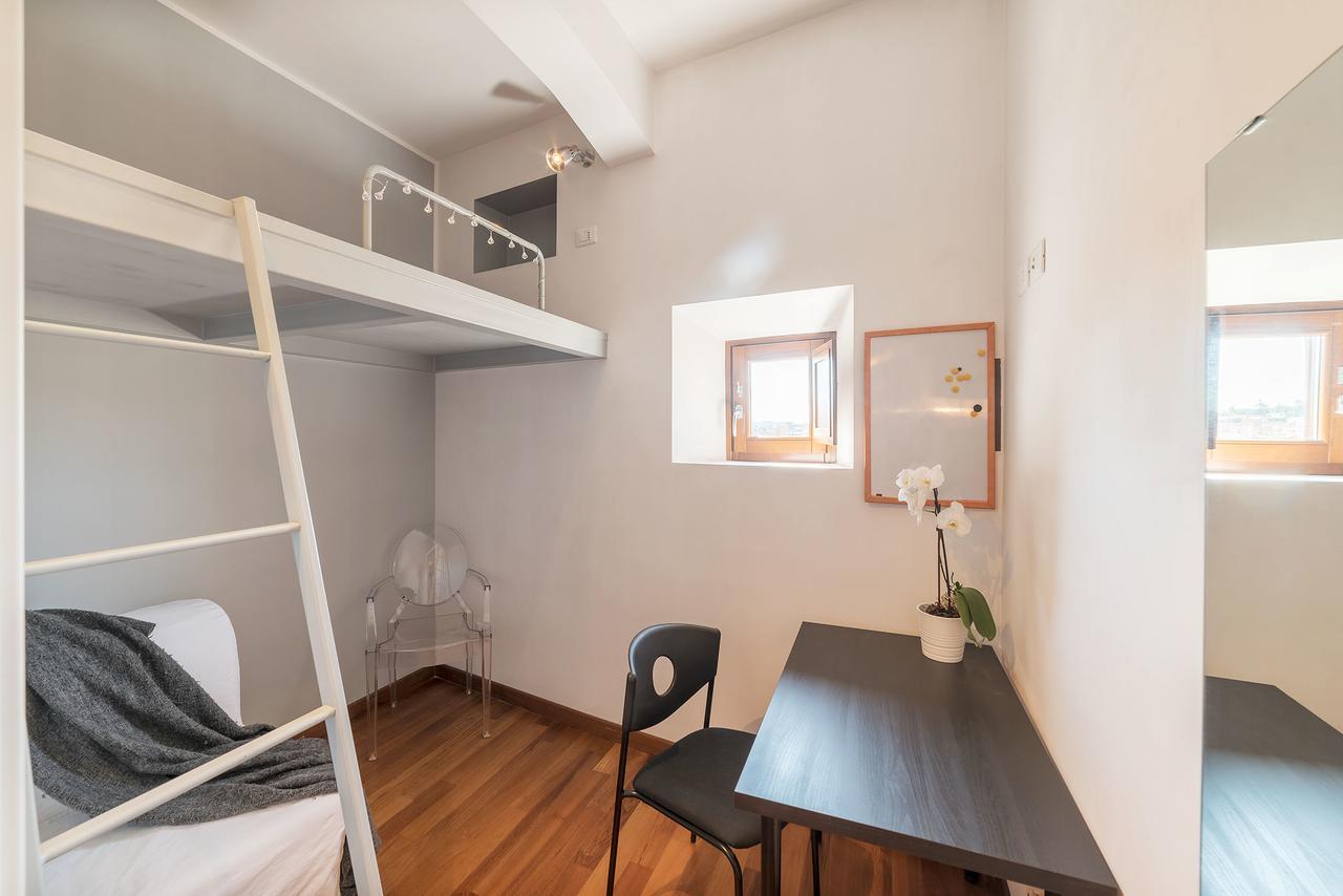 Colosseum Roomy Apartment Рим Екстер'єр фото