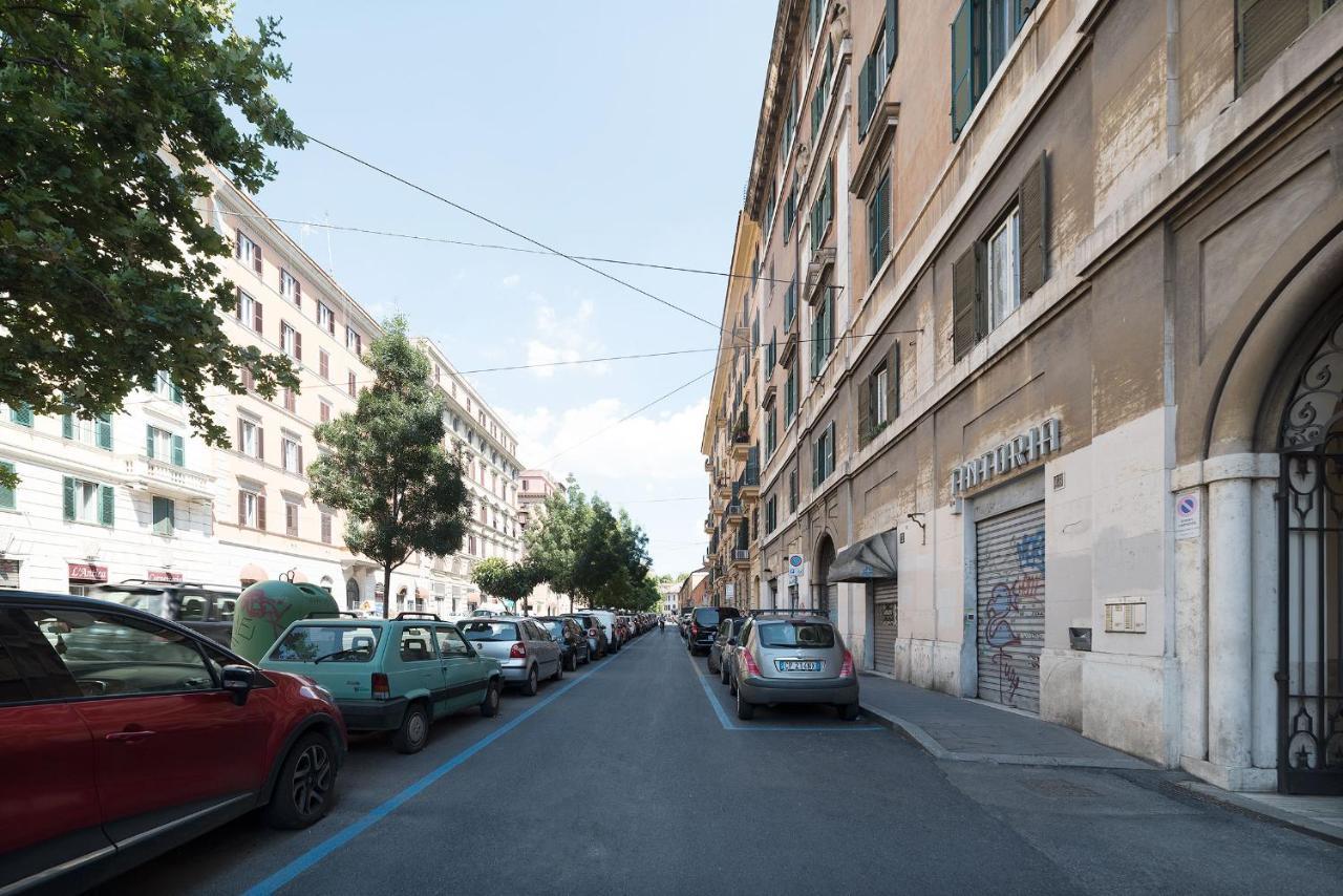 Colosseum Roomy Apartment Рим Екстер'єр фото