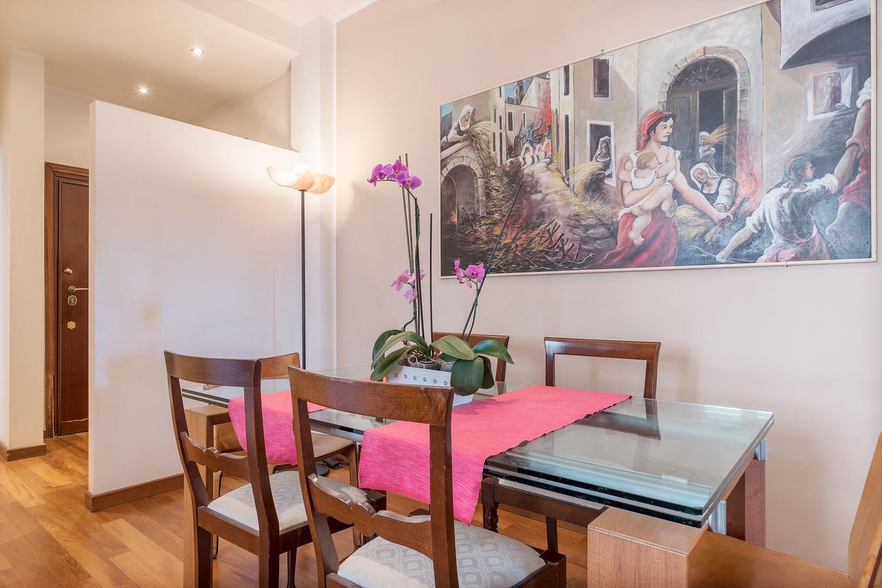 Colosseum Roomy Apartment Рим Екстер'єр фото