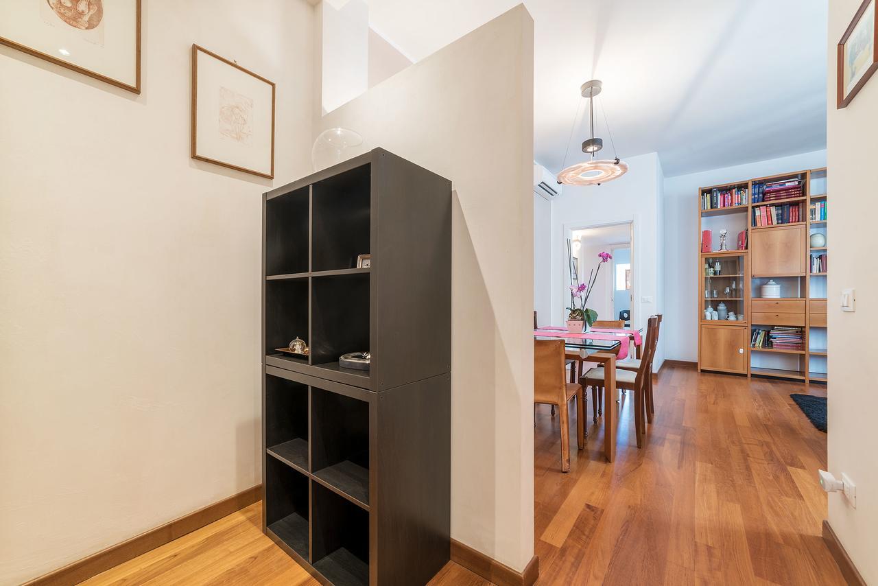 Colosseum Roomy Apartment Рим Екстер'єр фото
