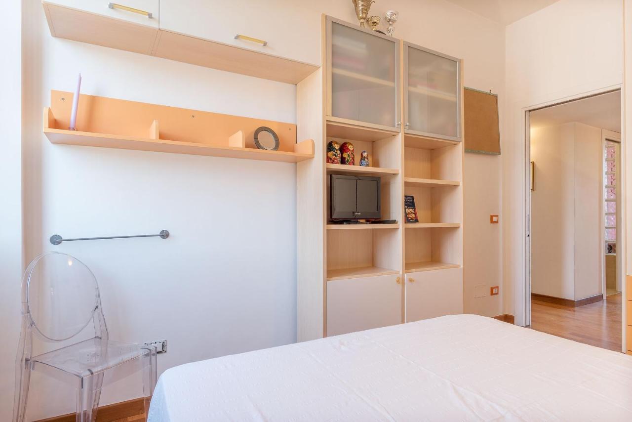 Colosseum Roomy Apartment Рим Екстер'єр фото
